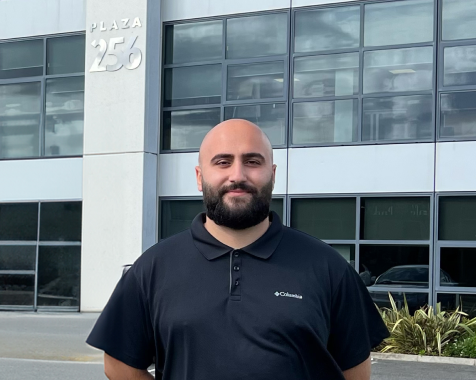 Tomamos un gran orgullo en ofrecer la mejor solución incluso a los obstáculos más desafiantes. Nuestros ingenieros altamente capacitados creen en el mantra de ofrecer verdadera utilidad a través del software, y eso está integrado en todas nuestras acciones de cada momento todos los días. Sabemos por experiencia que aunque las herramientas y tecnologías puedan ser diferentes, las filosofías fundamentales permanecen iguales. Esta brújula nos guía para abordar cada desafío con la actitud correcta, el procedimiento correcto y el nivel adecuado de comprensión para lograr el resultado correcto, cada vez. Ingeniero de Software Principal